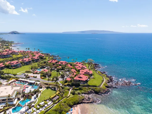 Wailea Point Village