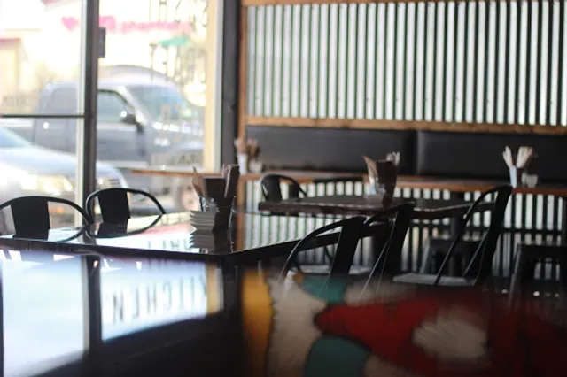 El Pez Kitchen & Sushi