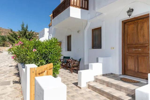 VILLA PARISI NAXOS (kparisis@otenet.gr)