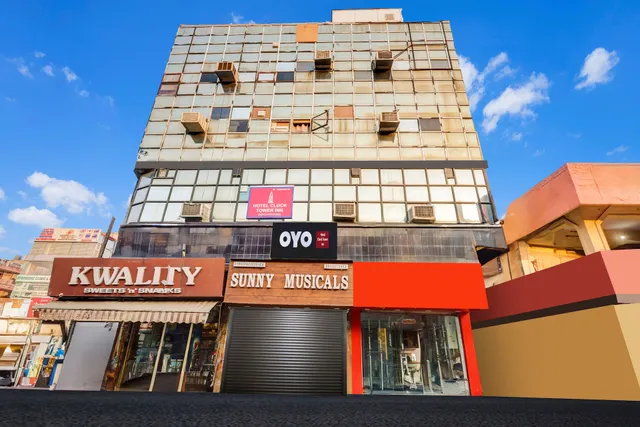 Hotel O Clock Tower Inn