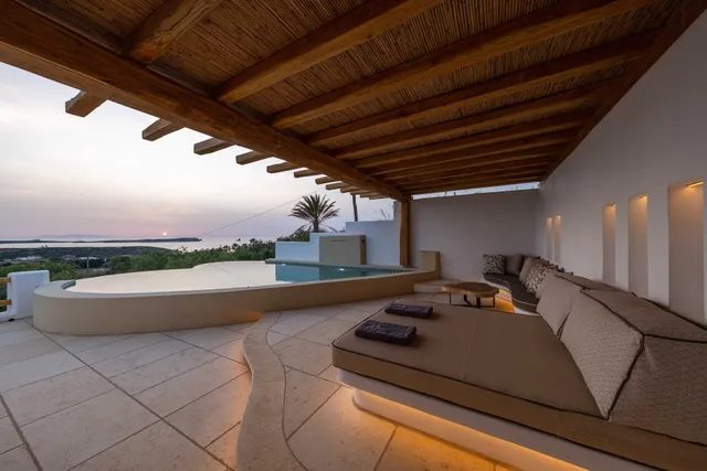 Utopia Luxury Suites by Anna Platanou