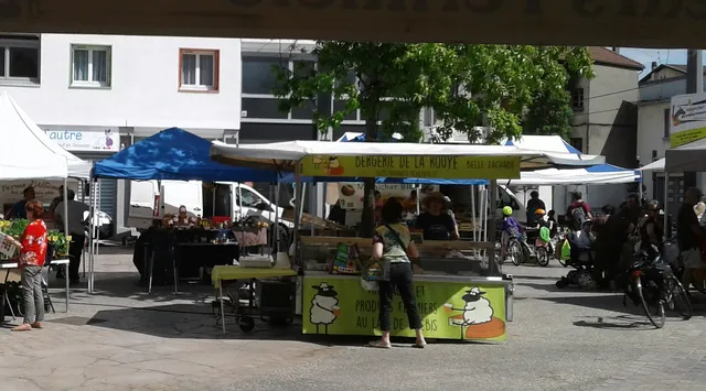 Marché Place Louis Maisonnat