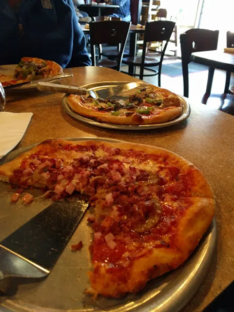 Hawthorne's New York Pizza and Bar 7th Street