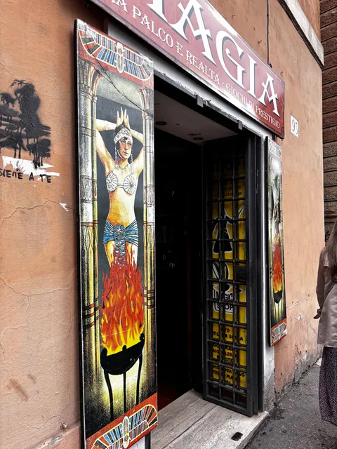 Between Stage and Reality