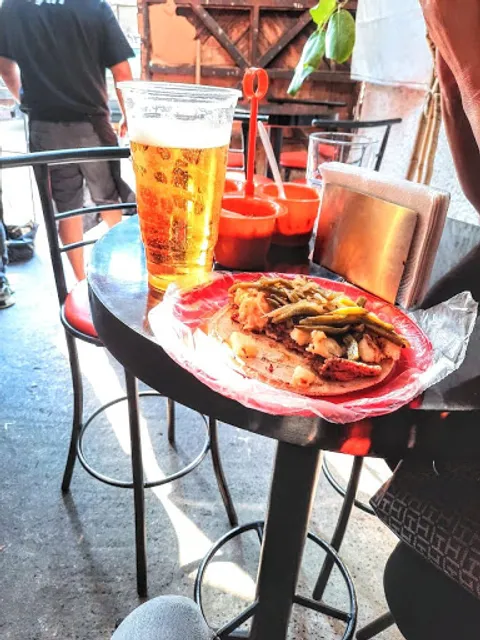 El patio del perro negro