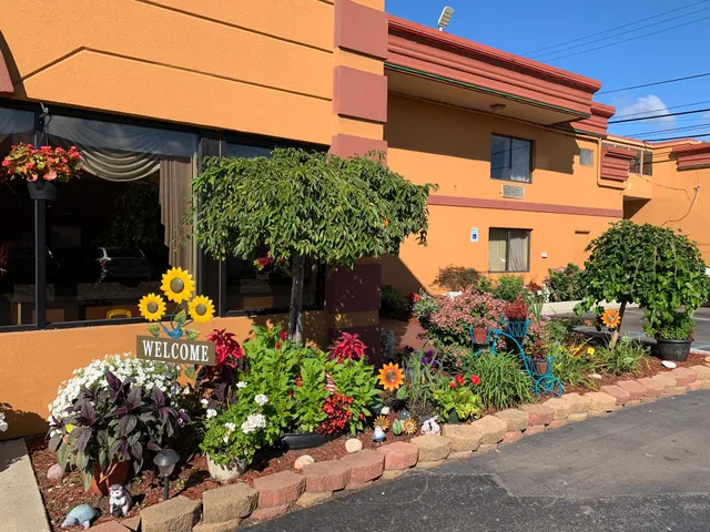 A Victory Inn Dearborn, MI - West