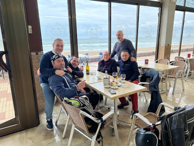 Cervecería Tapería Bon Profit Beach