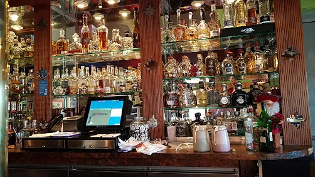 El Azteca Mexican Restaurant & Tequila Bar