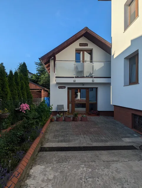 Mały Domek i Dach nad Głową