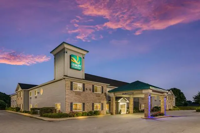 Quality Inn & Suites Hendersonville - Flat Rock