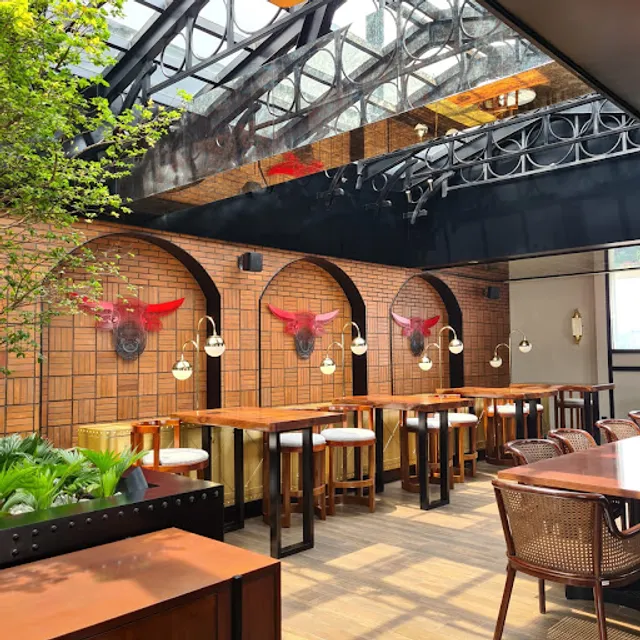 Mad Cow Wine & Grill Bandung