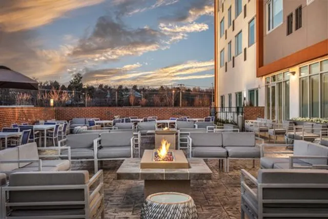 Element Knoxville West