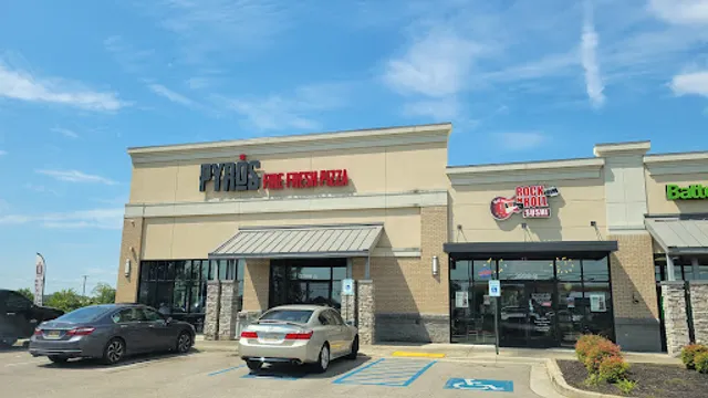 PYRO'S Fire Fresh Pizza