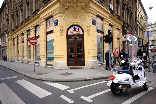DM - drogerie markt