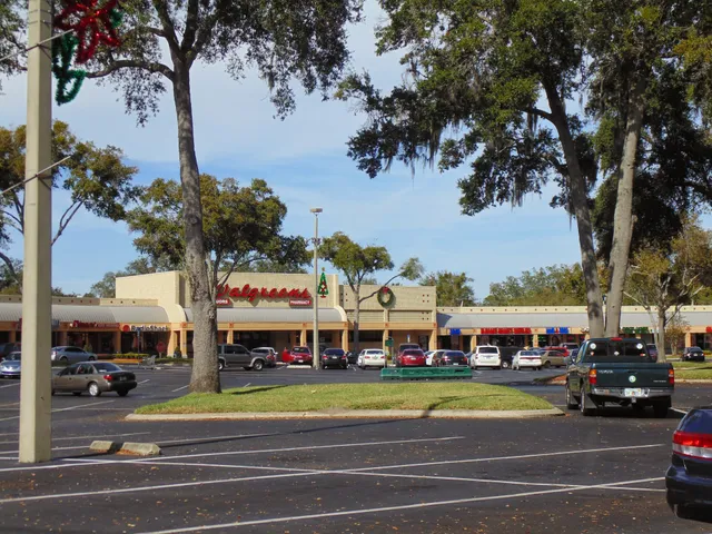 Kirkman Oaks Shopping Center
