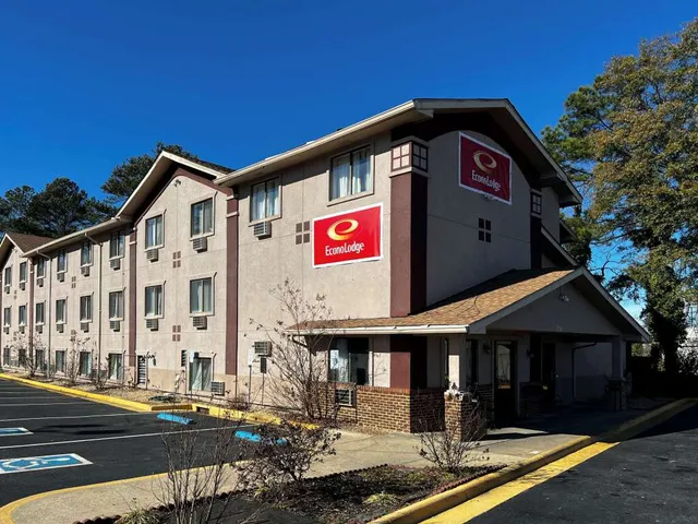 Econo Lodge Spring Lake near Fort Bragg