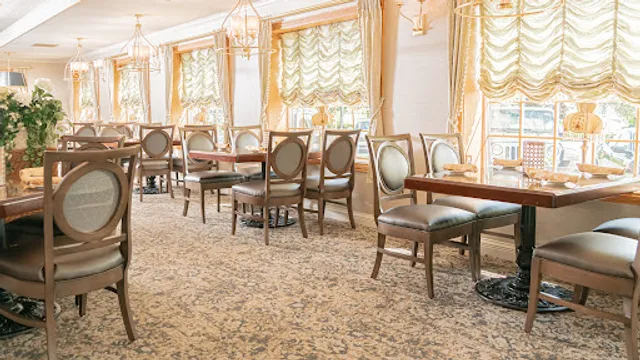 Huckleberry's Restaurant & Tavern