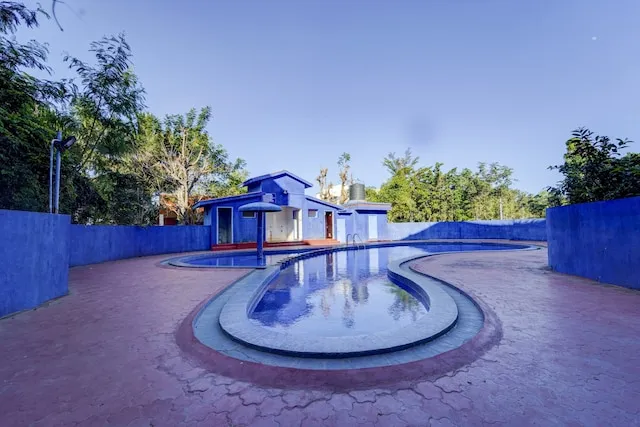 GRAND COASTAL MOONLIGHT