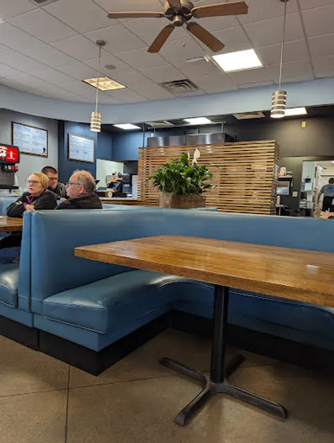 Laker's Burgers and Pizza