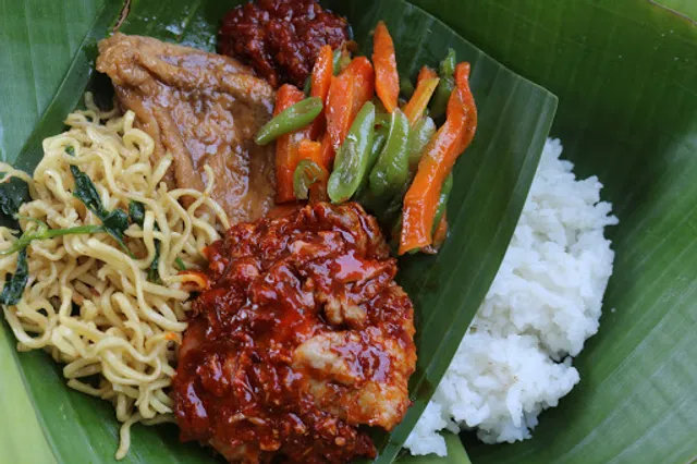 Nasi Kotak & Nasi Campur Bungkus Godong - Djoeragan Sego Laris Manis