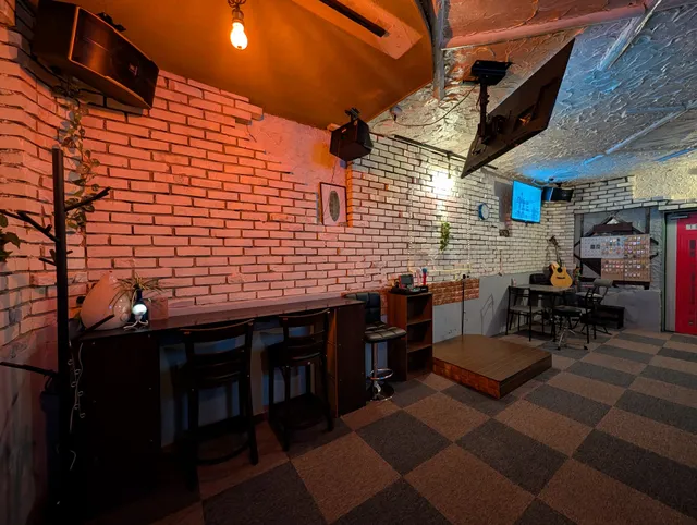 カラオケbar 71house【マアハウス】