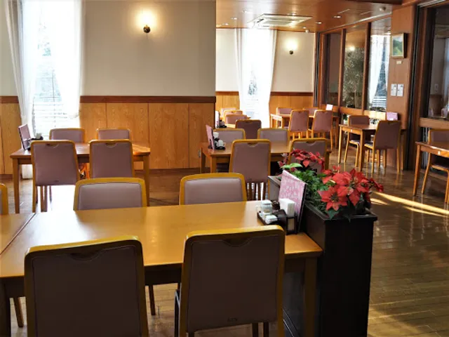 レストラン かわせみ