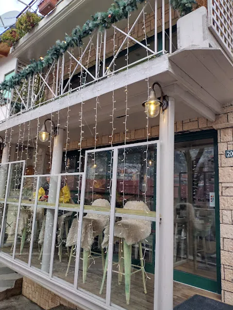 Πυξιδα cafe bar