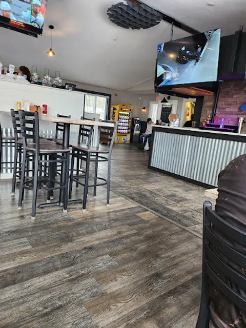 The Draft House Lakeside Bar & Grille