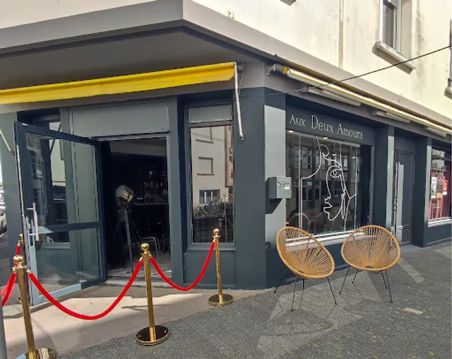 Aux Deux Amours