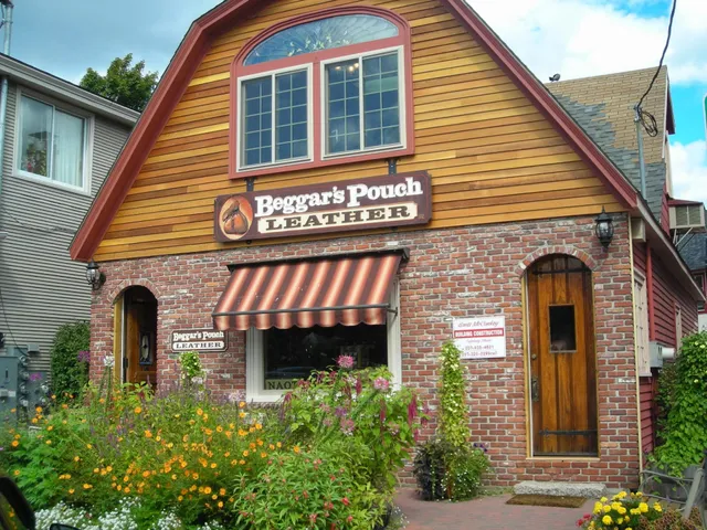 Beggar's Pouch Leather