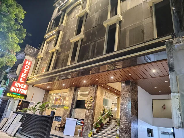 Hotel River Rhythm