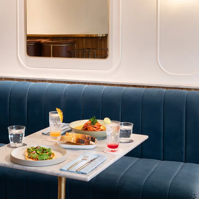 Charlie's Bar & Bistro