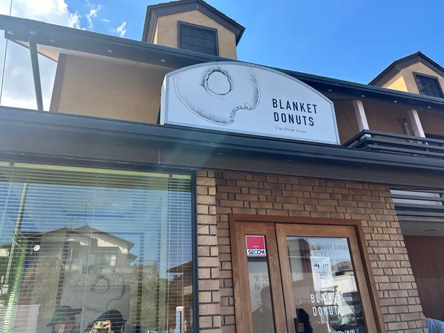 BLANKET DONUTS