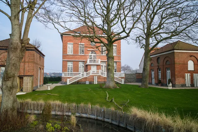 Le Petit Chateau Vaartdijk