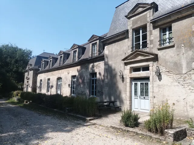 Les Écuries du Château du Crévy