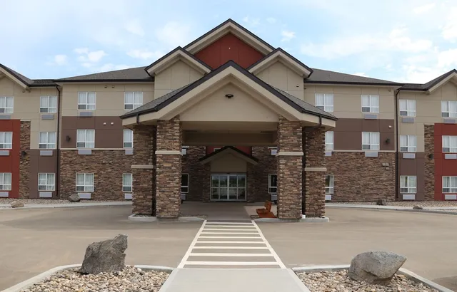 Prairie Moon Inn & Suites