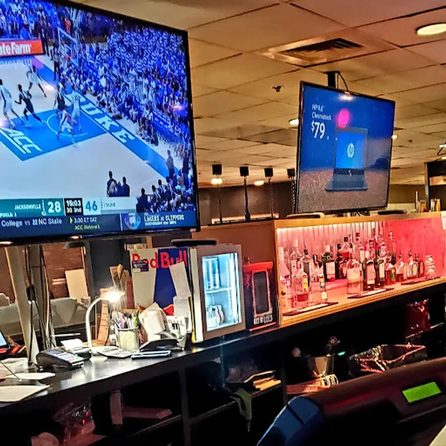 Picasso's Sports Café