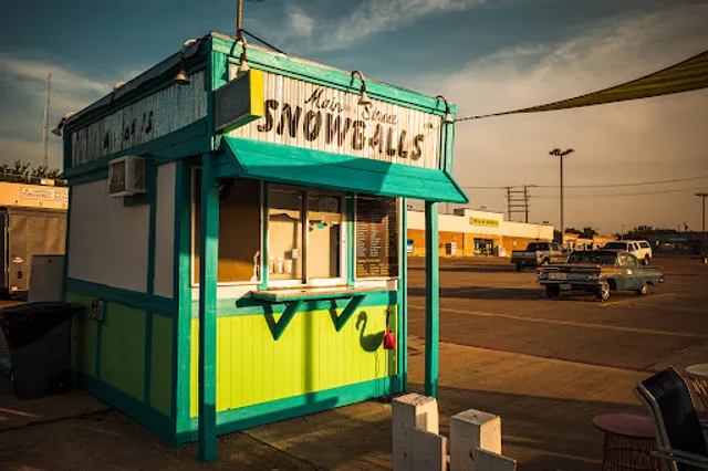 Main Street Snowballs Shaved Ice