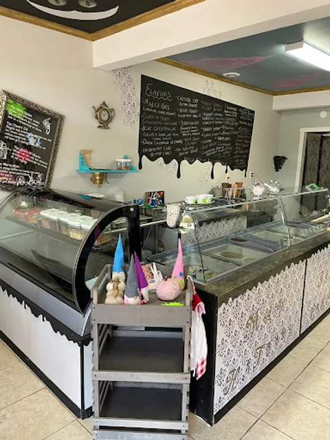 Mad Hatters Ice Cream Shop