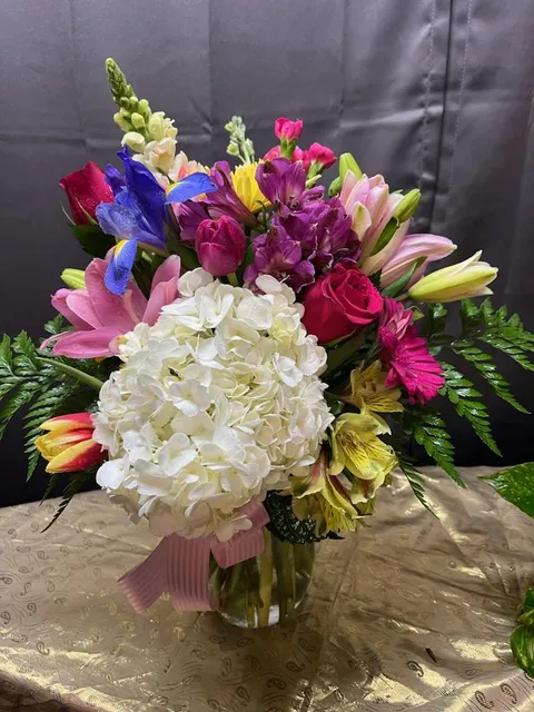 Earlene Hammond, Florist