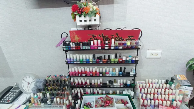 紫涵修指甲（修甲・灰指甲・修皮・修手・修腳・凍甲・指甲保養・厚甲）