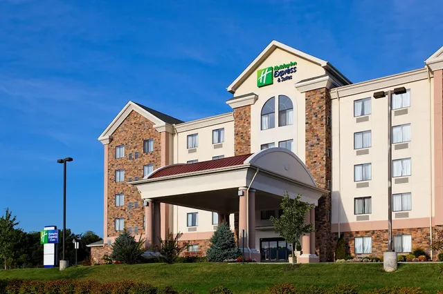 Holiday Inn Express & Suites Kingsport-Meadowview I-26, an IHG Hotel