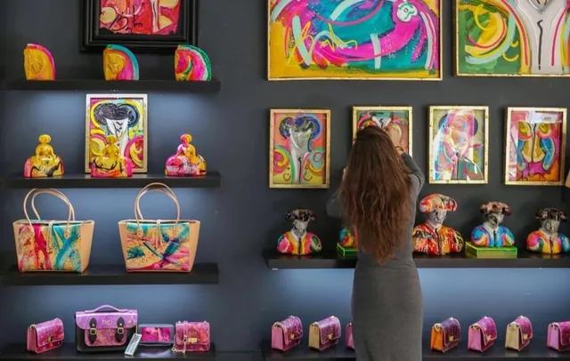 B A L C R I S Gallery