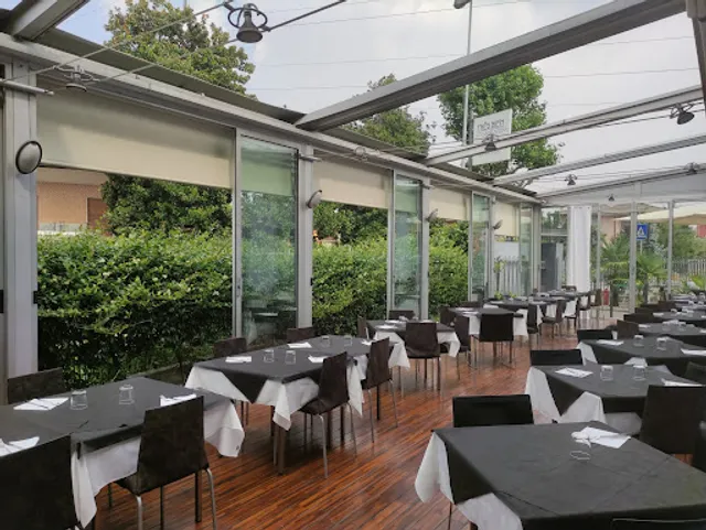 Ristorante PizzeriaTrès Bien-Castadiva