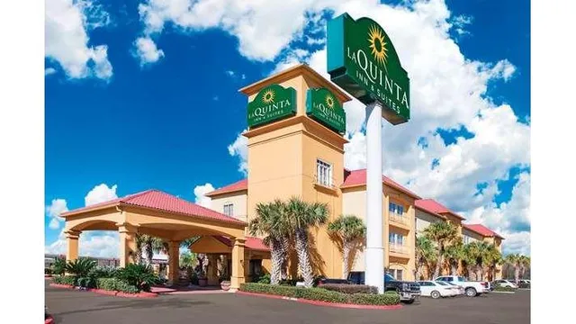 La Quinta Inn & Suites by Wyndham Beaumont West