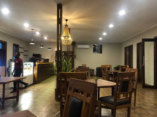 Blossoms Cafe & Wine Bar