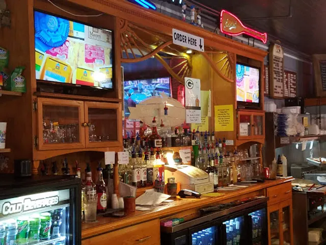 Wrightstown Nauti River Inn