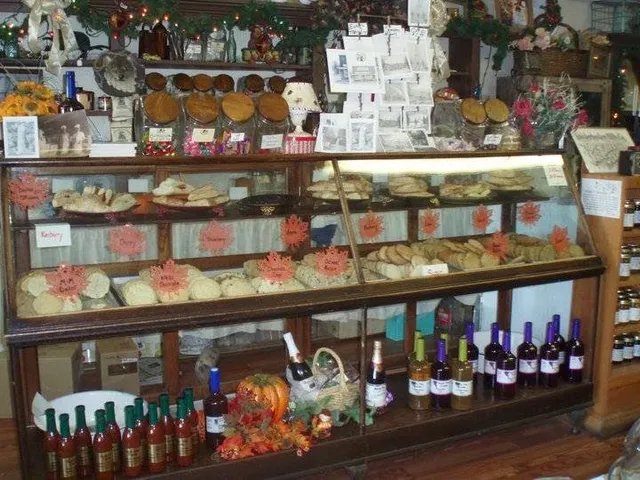 Dutch Maid Bakery & Cafe