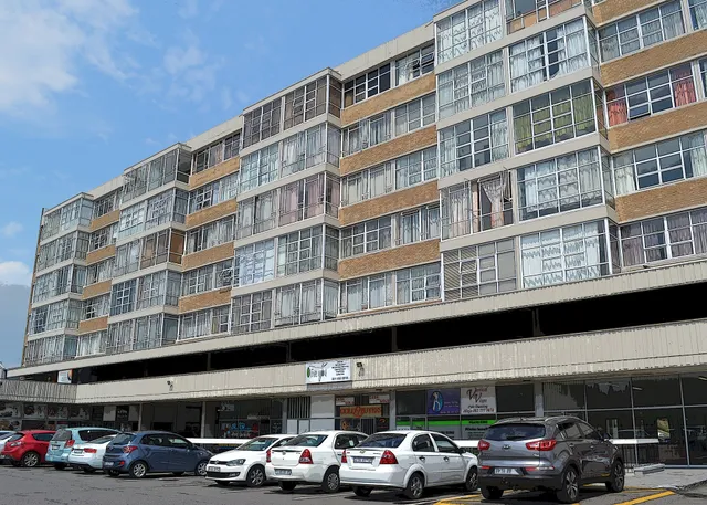 Glendower Place Shopping Centre & Apartments