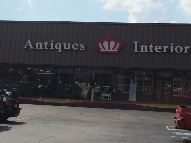 Queen of Hearts Antiques & Interiors